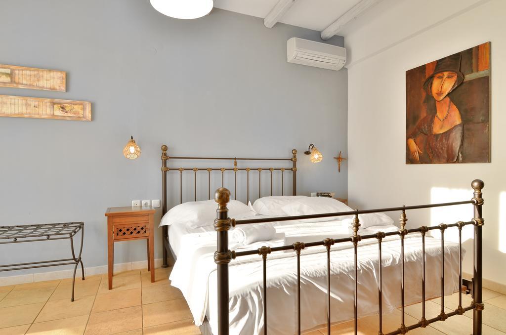 Niriides Luxury Apartments ซิโวตา ภายนอก รูปภาพ